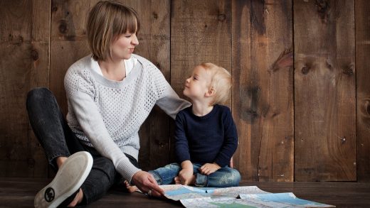 Multilingual families: A Belgian grandmother teaches her grandkids Chinese